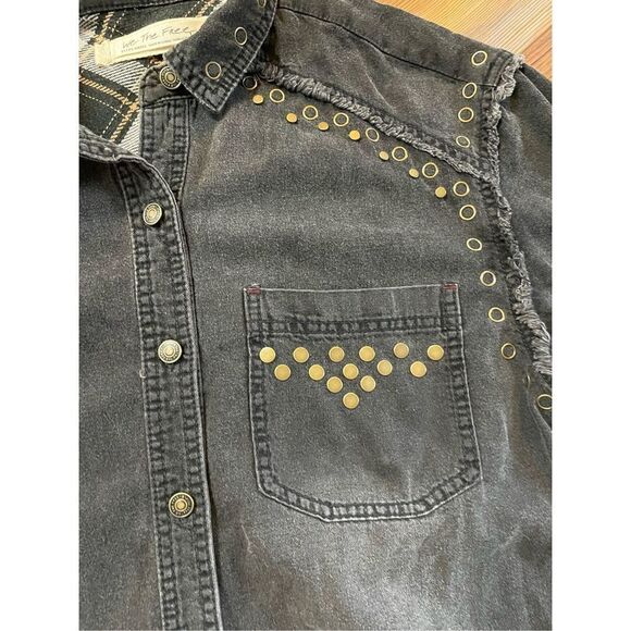 Free People We the Free Studded Button
Down Shirt size XS washed black - Picture 8 of 8